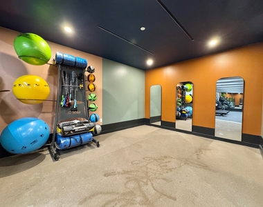 527 Grand Avenue - Photo Thumbnail 18