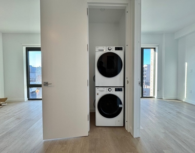 527 Grand Avenue - Photo Thumbnail 2