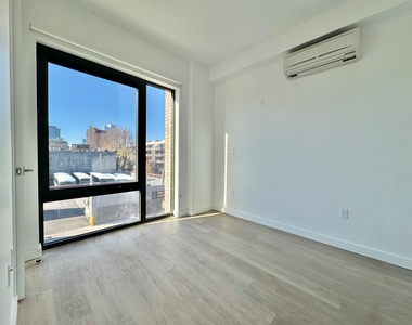 527 Grand Avenue - Photo Thumbnail 3