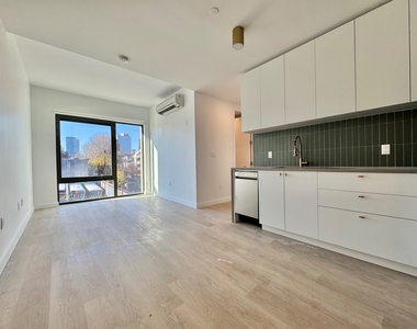 527 Grand Avenue - Photo Thumbnail 1