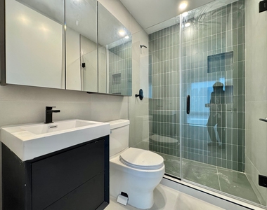 527 Grand Avenue - Photo Thumbnail 7