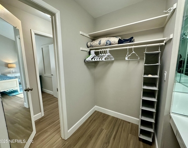 9942 Sawgrass Drive E - Photo Thumbnail 31
