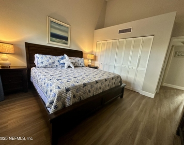 9942 Sawgrass Drive E - Photo Thumbnail 17