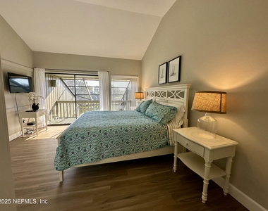 9942 Sawgrass Drive E - Photo Thumbnail 23