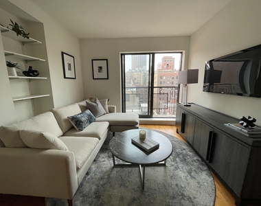 171 East 89th Street - Photo Thumbnail 2