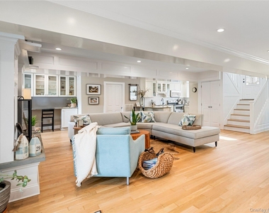 29 Missapoque Avenue - Photo Thumbnail 16
