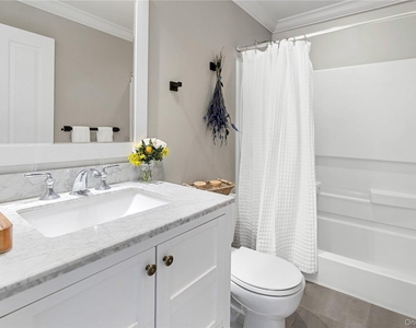 29 Missapoque Avenue - Photo Thumbnail 11