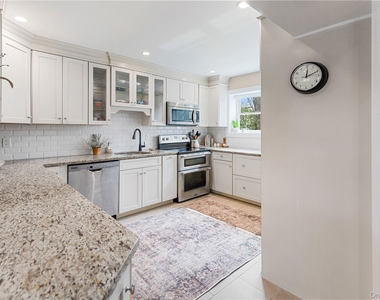 29 Missapoque Avenue - Photo Thumbnail 8