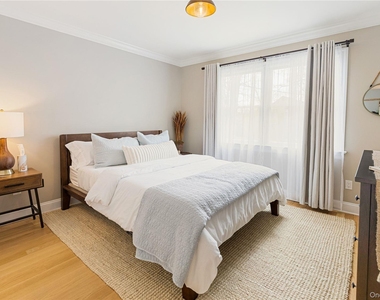 29 Missapoque Avenue - Photo Thumbnail 10
