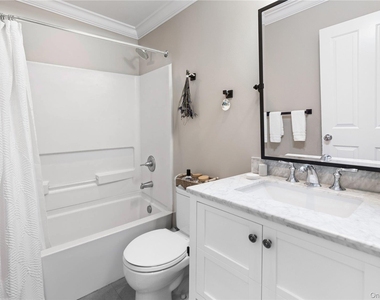 29 Missapoque Avenue - Photo Thumbnail 14