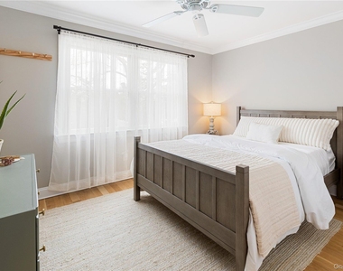 29 Missapoque Avenue - Photo Thumbnail 12