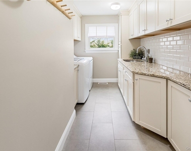 29 Missapoque Avenue - Photo Thumbnail 18