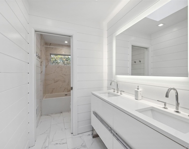 6 Woodland Way - Photo Thumbnail 16