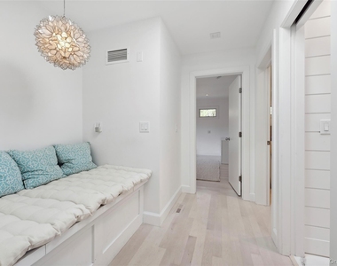 6 Woodland Way - Photo Thumbnail 14