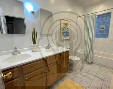 1828 Lawrence Ave. - Photo Thumbnail 6