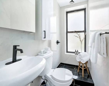 West 22nd Street  - Photo Thumbnail 4