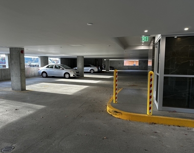 511 Hancock Street - Photo Thumbnail 10