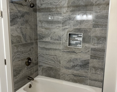 511 Hancock Street - Photo Thumbnail 7