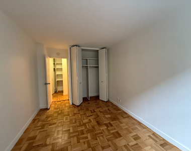 333 East 49th Street - Photo Thumbnail 8