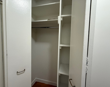 333 East 49th Street - Photo Thumbnail 3