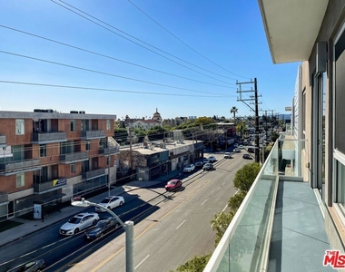 710 N El Centro Avenue - Photo Thumbnail 14