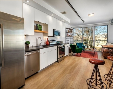 710 N El Centro Avenue - Photo Thumbnail 7