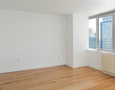 East 44th Street - Photo Thumbnail 6
