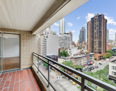 East 57th Street - Photo Thumbnail 5