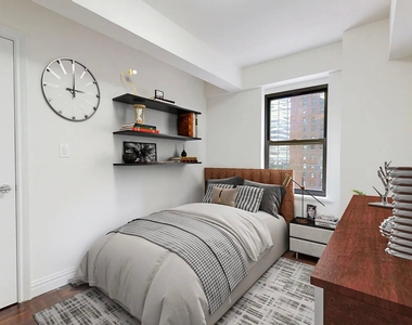 East 57th Street - Photo Thumbnail 2