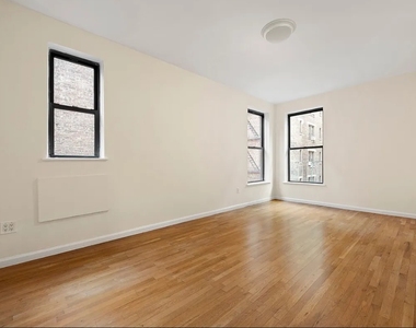 West 72rd Street - Photo Thumbnail 4