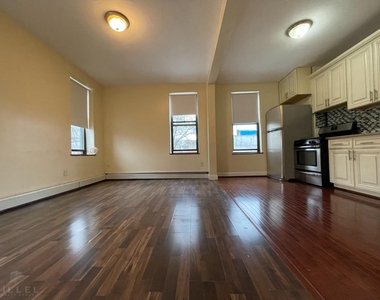 820 Wyckoff Ave - Photo Thumbnail 3