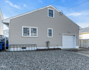 213 Hayes Court - Photo Thumbnail 1