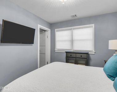 213 Hayes Court - Photo Thumbnail 11