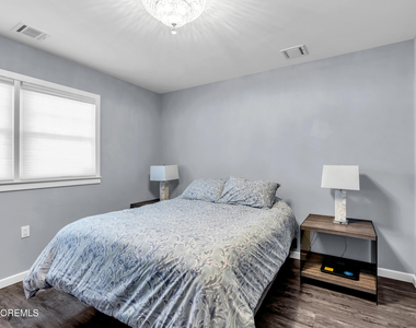 213 Hayes Court - Photo Thumbnail 15