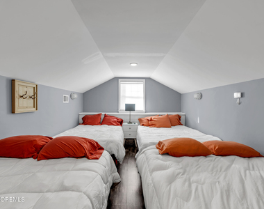 213 Hayes Court - Photo Thumbnail 22