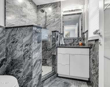 213 Hayes Court - Photo Thumbnail 13