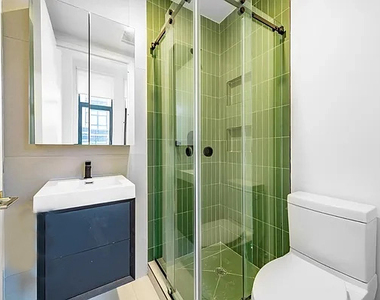 527 Grand Avenue - Photo Thumbnail 7