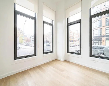 527 Grand Avenue - Photo Thumbnail 3