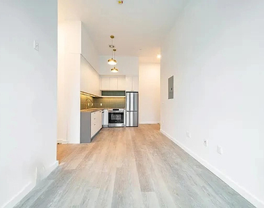 527 Grand Avenue - Photo Thumbnail 1