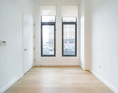 527 Grand Avenue - Photo Thumbnail 4
