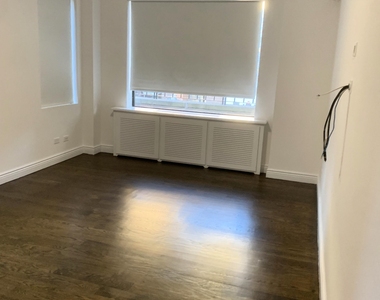 137 East 38th Street - Photo Thumbnail 4