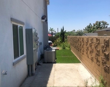 13665 Arrow Boulevard - Photo Thumbnail 20