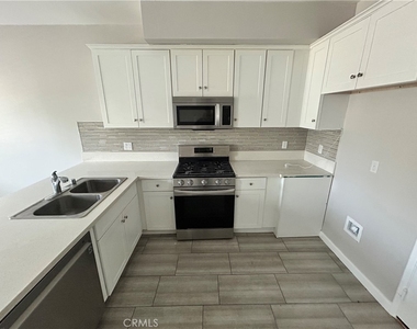 13665 Arrow Boulevard - Photo Thumbnail 22