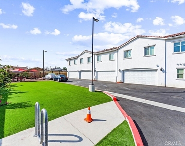 13665 Arrow Boulevard - Photo Thumbnail 2