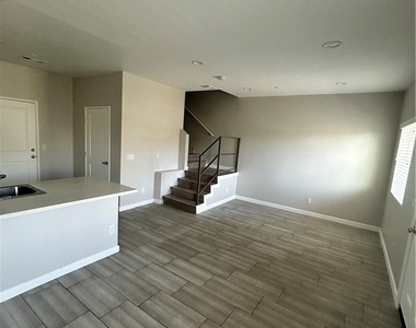 13665 Arrow Boulevard - Photo Thumbnail 41