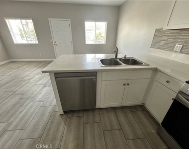 13665 Arrow Boulevard - Photo Thumbnail 29