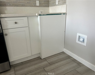 13665 Arrow Boulevard - Photo Thumbnail 32