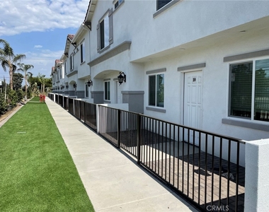 13665 Arrow Boulevard - Photo Thumbnail 3