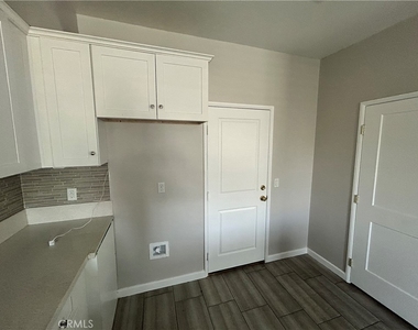 13665 Arrow Boulevard - Photo Thumbnail 34