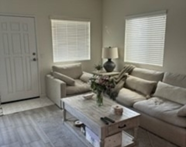 13665 Arrow Boulevard - Photo Thumbnail 10